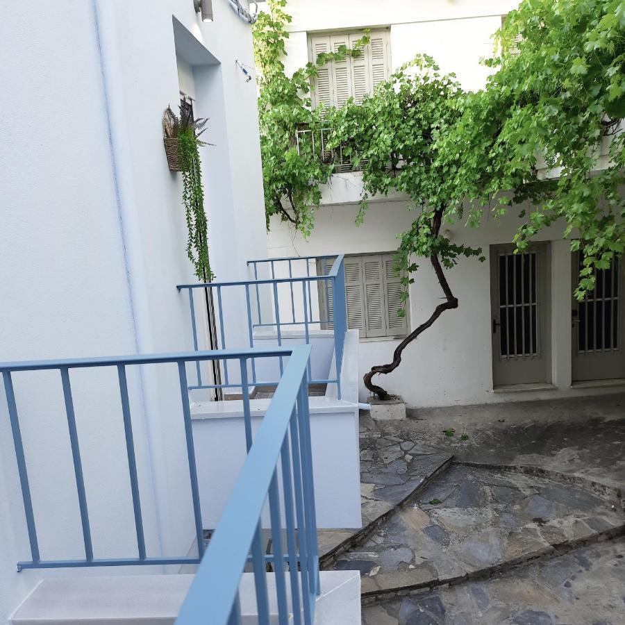 Central Apartment Патитири Екстериор снимка